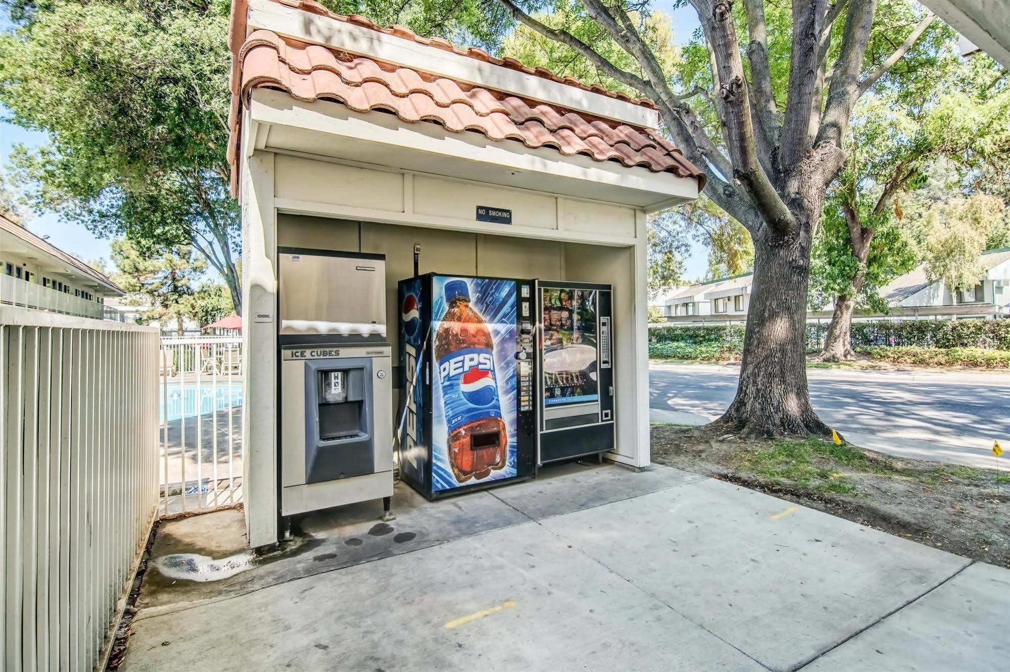 Motel 6-Stockton, Ca - North Lincoln Village Exterior photo